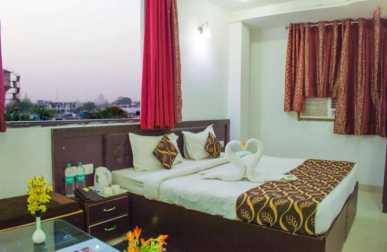 Hotel Taj Galaxy location
